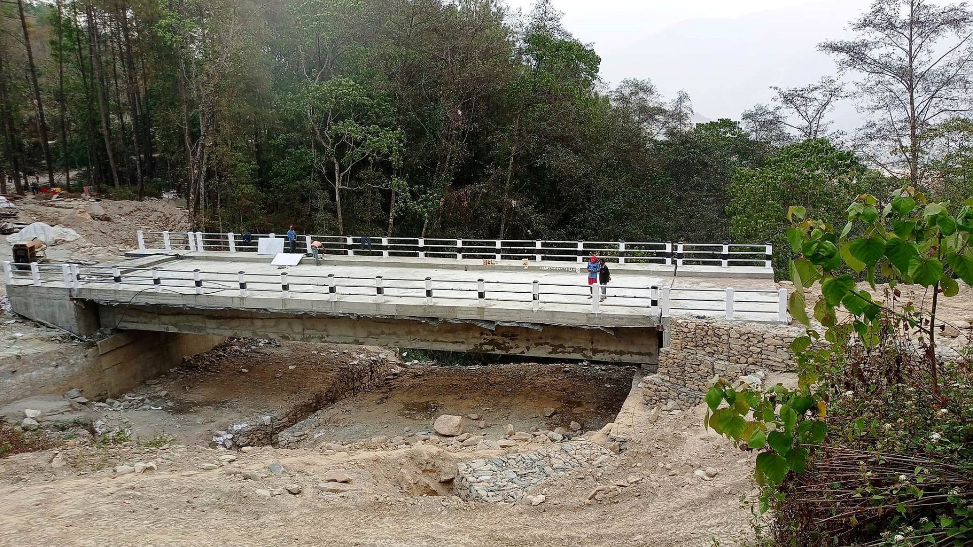 बागलुङको रिठेखोलामा पक्की पुल निर्माण   