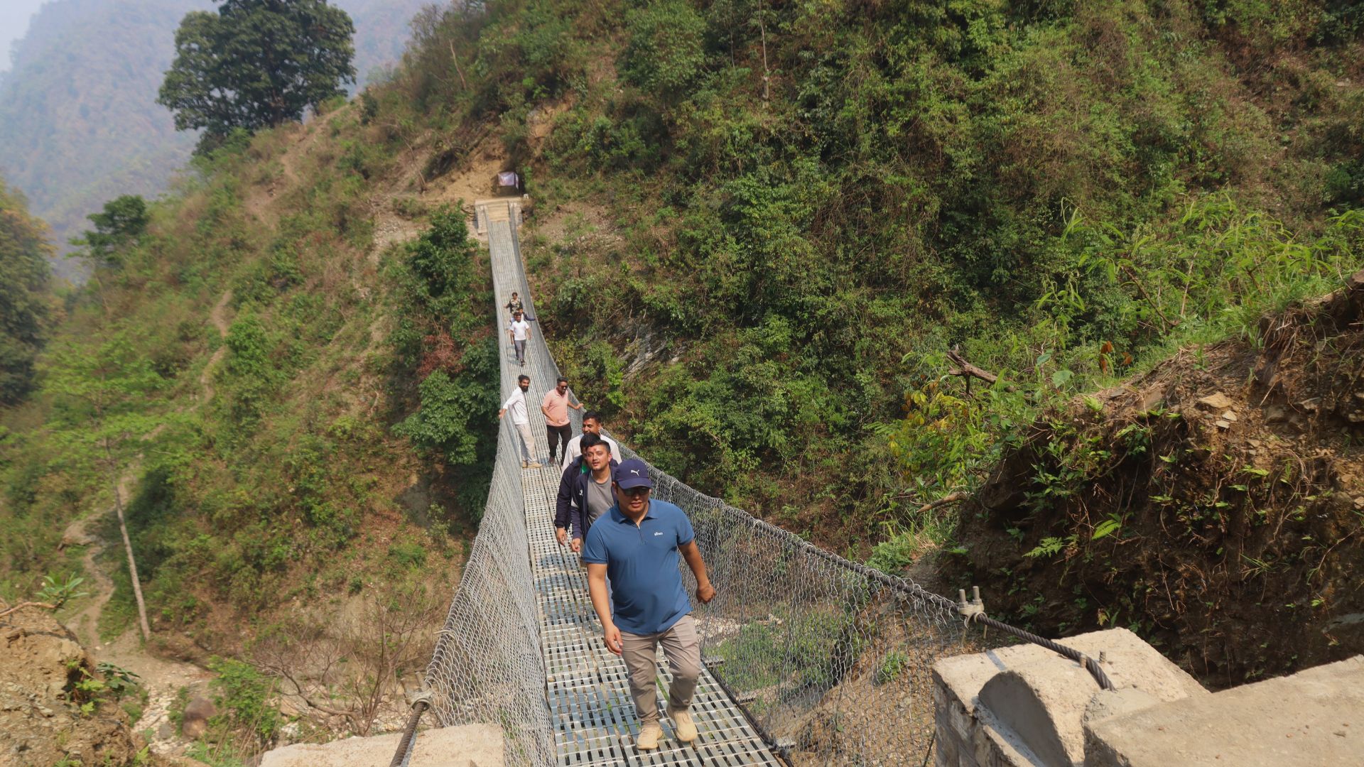 वंग्याङ खोलामा थाप्राङ–तिपाङ जोड्न निर्माण भएकाे पुल सञ्चालन   
