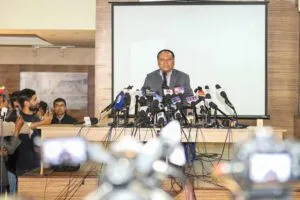 कुलमान घिसिङले मन्त्री पदबाट राजीनामा दिने, बोलाए आकस्मिक पत्रकार सम्मेलन