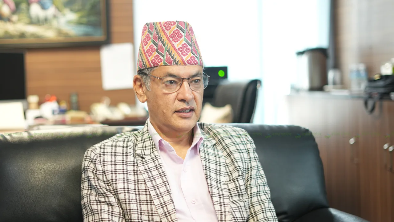 बत्ती गयो भन्दै घण्टामै ५ सय पटकसम्म मेरै मोबाइलमा फोन आयो- हितेन्द्र देव शाक्यको अन्तर्वार्ता