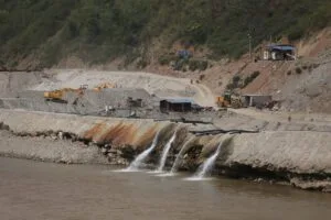 १४ अर्ब २३ करोडका सिँचाइका २२ रुग्ण ठेक्का तोडियो