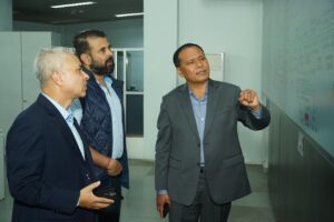 बत्ती जाने गुनाँसो बढेपछि कुलमान पुगे भार प्रेषण केन्द्र, ‘छिन छिनमा बत्ती जाने समस्या तत्काल सम्बोधन गर्नुस्’