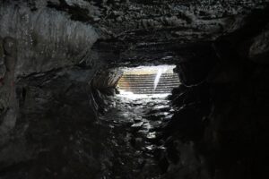 तस्बिरमा सुन्दर महेन्द्र गुफा