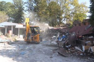 दीपक खड्काको कम्पनीले स्काउटको लैनचौरस्थित जग्गामा बनेको संरचनामा काठमाडौं महानगरपालिले चलायो डोजर