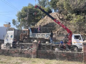 बागमती नदी किनारका बेवारिसे सवारी साधन हटाउन सुरु