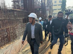 मन्त्री कुलमान घिसिङबाट निर्माणाधीन कोशी अस्पताल भवनको निरीक्षण