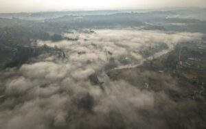 कुहिरोले ढाकेको काठमाडौं टौदह क्षेत्र र ललितपुरको खोकना क्षेत्र