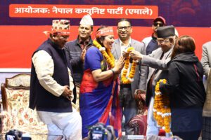 रामकुमारी झाँक्री, किसान श्रेष्ठसहित दजनौँ नेता कार्यकर्ता एमाले मा फर्किए