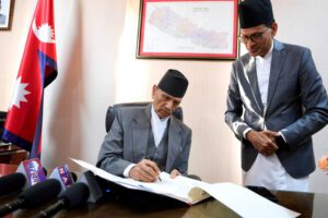 नयाँ मन्त्री परराष्ट्र मन्त्री बालानन्द शर्माले गरेँ पद बहाली