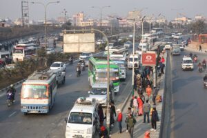 काठमाडौंमा छैन बन्दको प्रभाव, सवारी साधनहरु नियमित रुपमै सडकमा