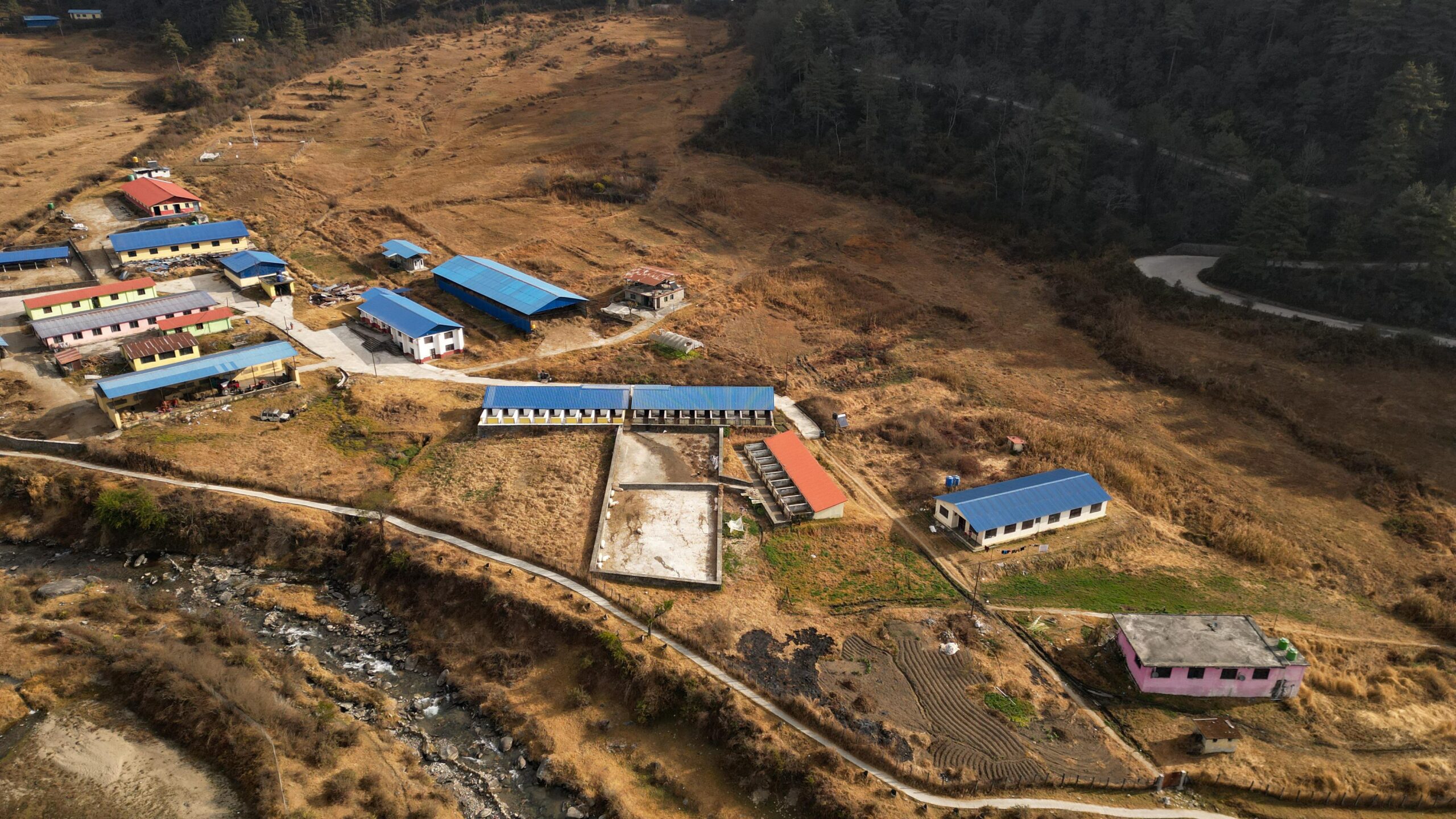 पर्यटक पर्खिराखेको जिरी ( तस्बिरहरु )