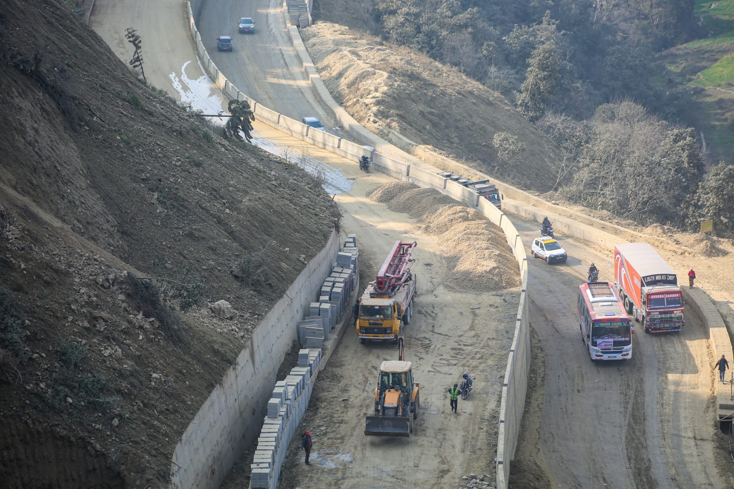अरनिको राजमार्ग अन्तर्गतको सूर्यविनायक धुलिखेल सडक