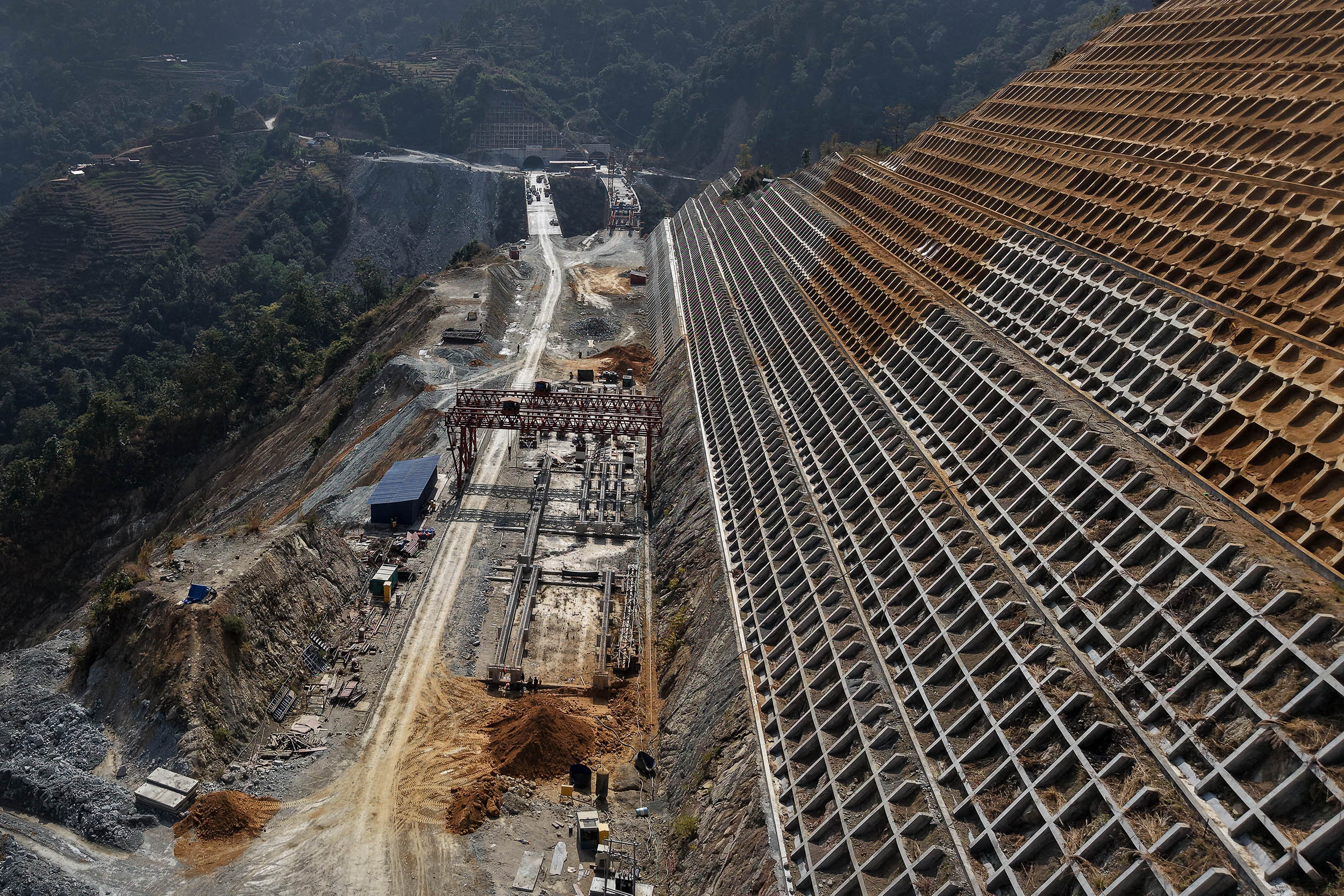 तराई/मधेस द्रुतमार्ग (फाष्ट ट्र्याक) निर्माणको प्रगति ४५ प्रतिशत , कहिले सकिएला काम ?
