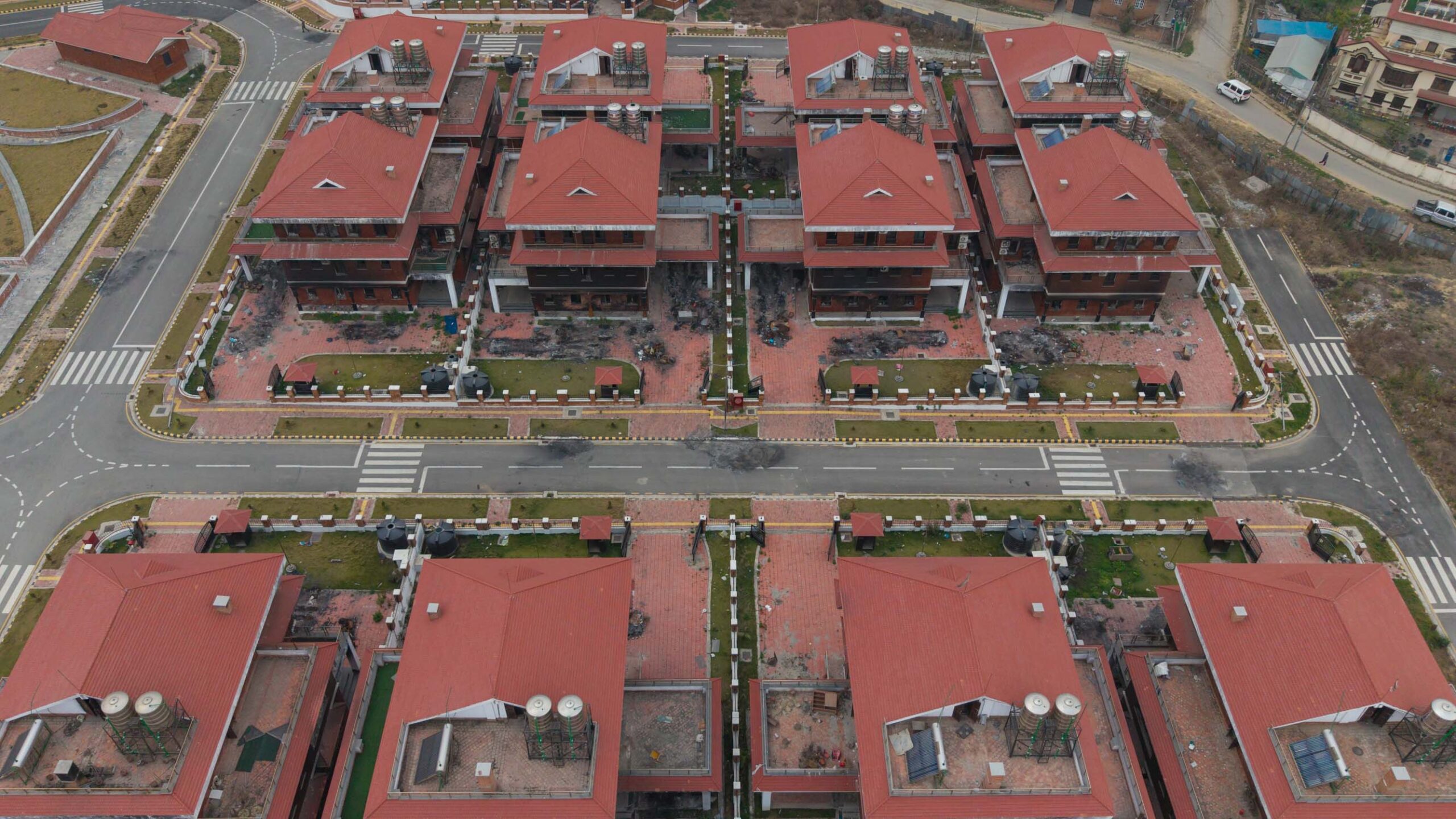 जेनजी आन्दोलनका क्रममा आगजनी गरिएको भैंसेपाटीमा सरकारी मन्त्री निवासको ताजा अवस्था