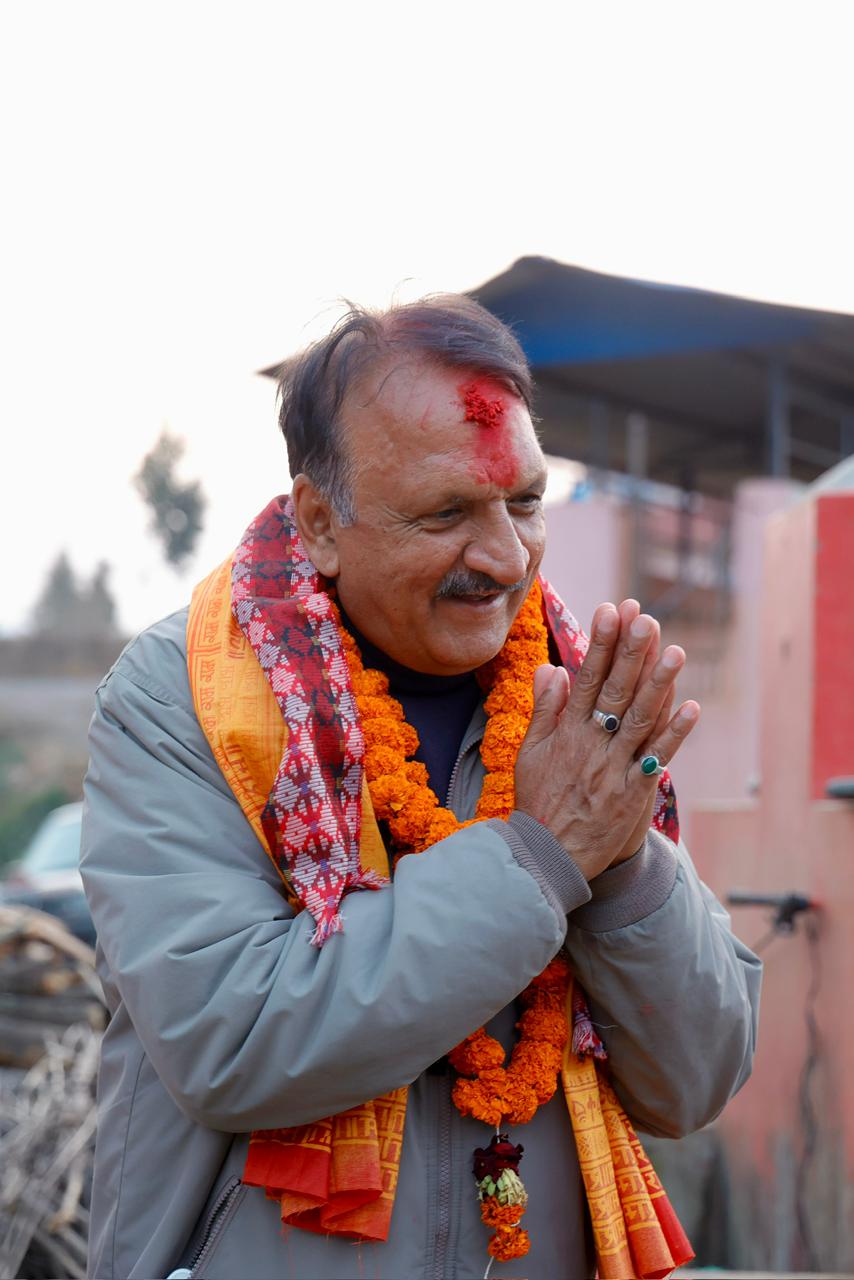 पूर्व अर्थमन्त्री डा. महतले नुवाकोटबाट गरे मतदान