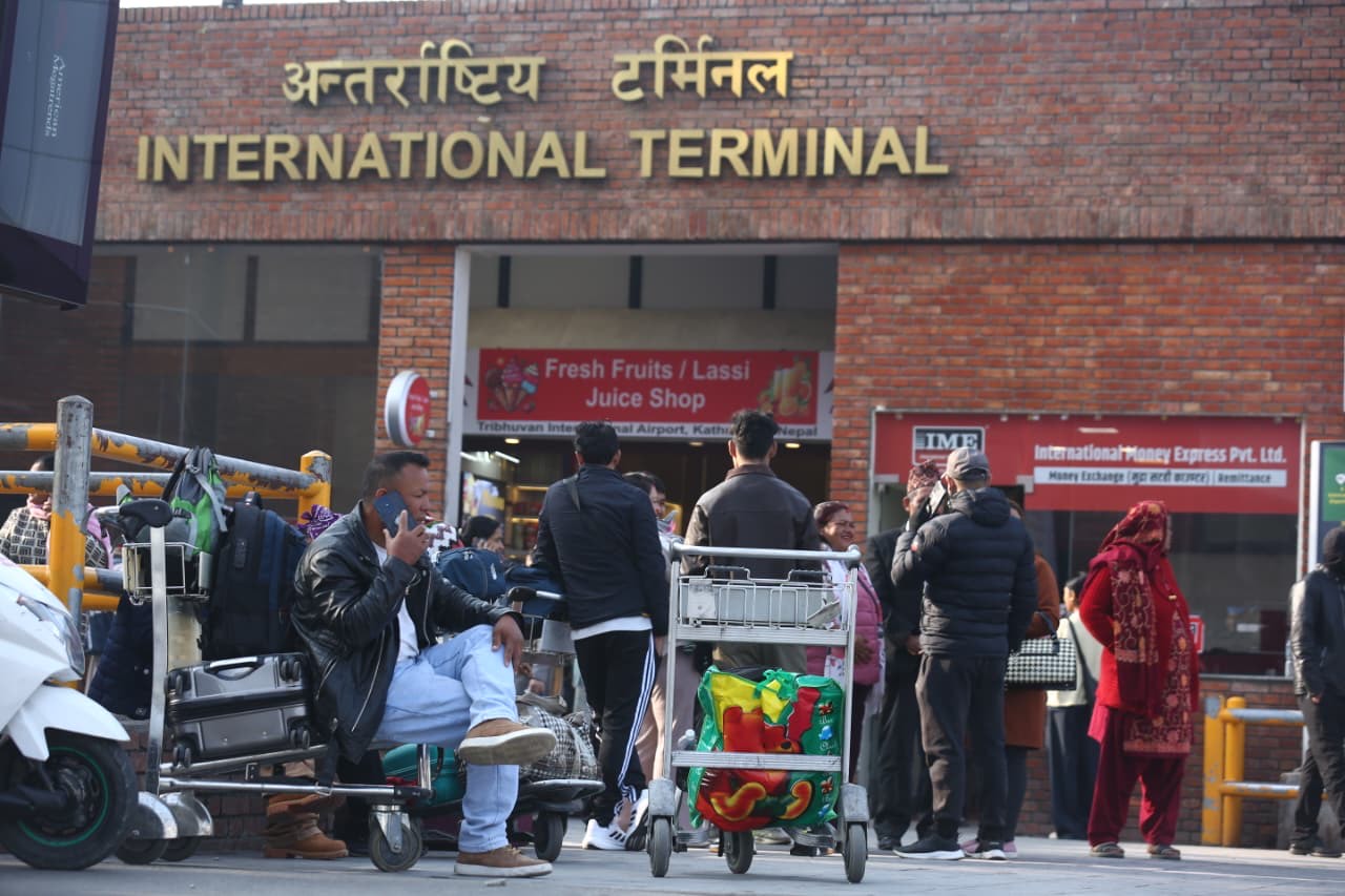 मध्यपूर्व तनावको असर: त्रिभुवन विमानस्थलमा आइतबार पनि अन्योलमा यात्रु