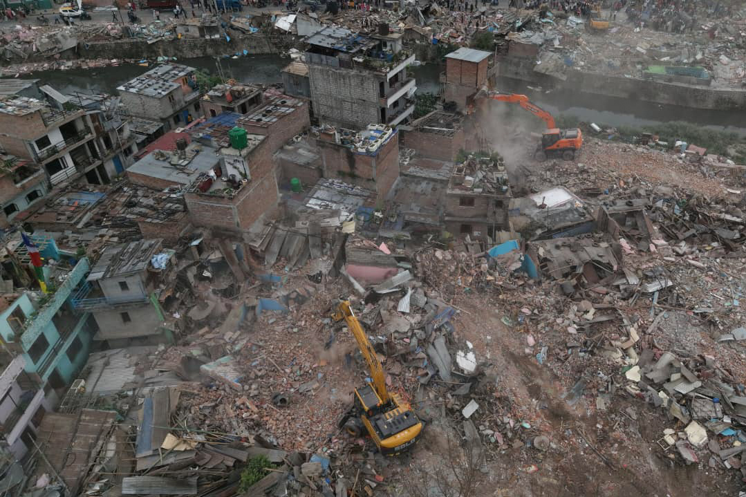 गैरीगाउँको सुकुम्बासी बस्तीमा डोजर, यस्तो देखियो, ड्रोन फोटो