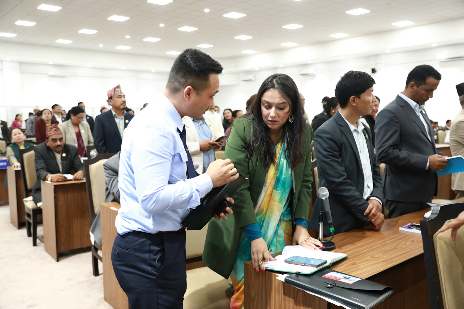 ज्यान मार्ने धम्की’ प्रकरणमा खुश्बु ओलीलाई गृहमन्त्री गुरुङको आश्वासन : “प्रक्रियामा जानुहोस्, कारबाही अघि बढ्छ”