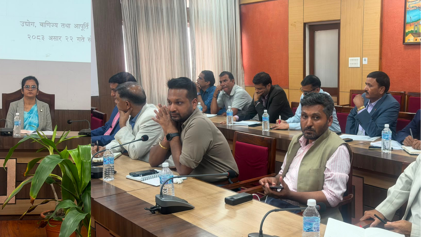 विश्व बजारमा तेलको मूल्य घटेकाले नेपालमा पनि बजार भाउ समायोजन गर्न उद्योगमन्त्री यादवको आग्रह