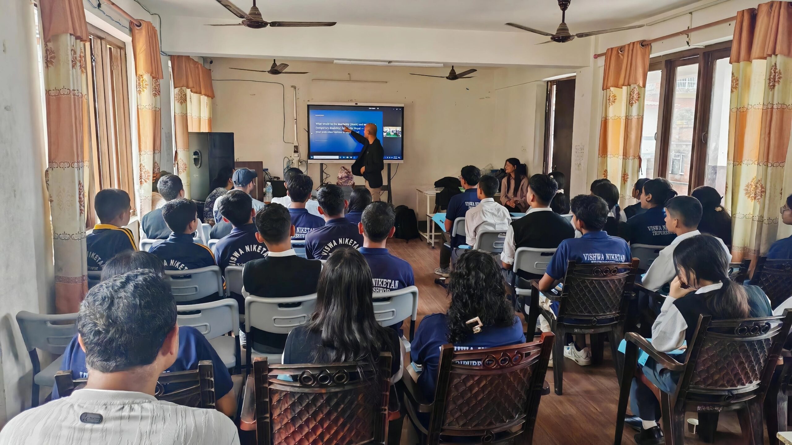 एडिबी र ह्वावे नेपाल स्मार्ट शिक्षाको प्रवर्द्धनमा सक्रिय, विश्व निकेतन माध्यमिक विद्यालयसँग सहकार्य