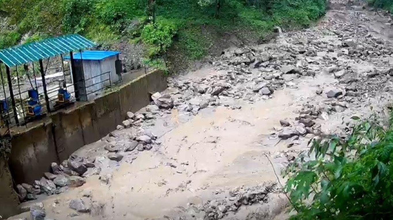 बाढीले क्षति पुर्‍याएपछि रेलेखोला जलविद्युत् आयोजनाबाट विद्युत् उत्पादन ठप्प