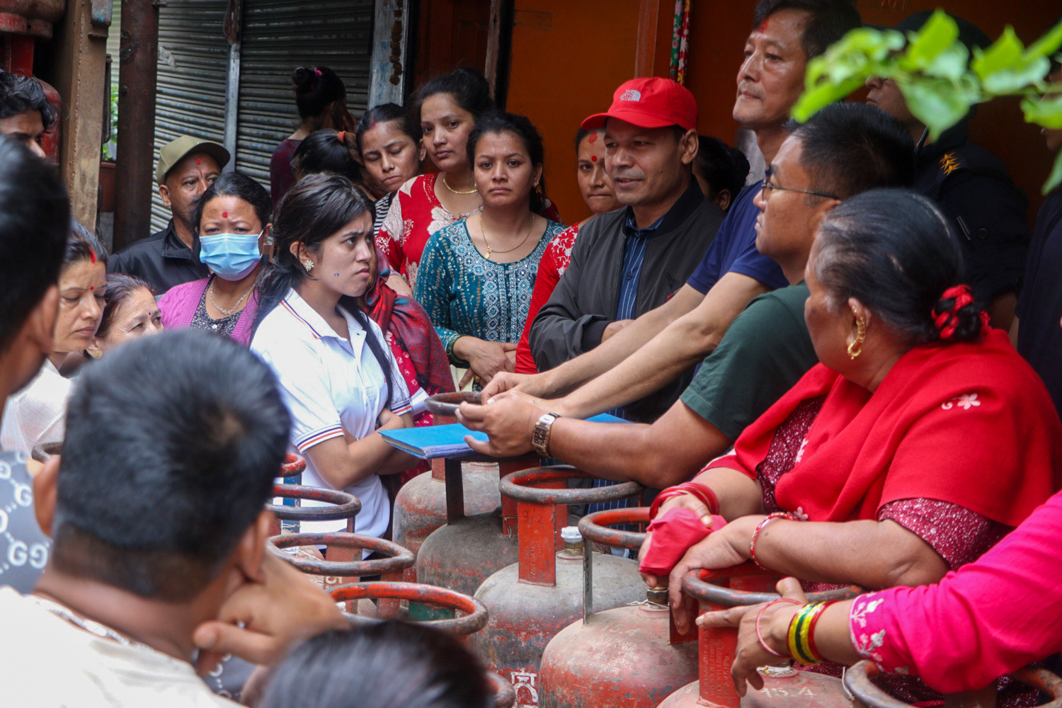 निगमको तथ्यांक: ग्यास आयात पाँच महिनायताकै उच्च, साउनमा ४० लाखभन्दा बढी सिलिन्डर बजारमा