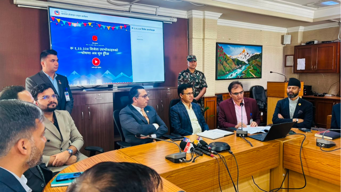 बम्पर उपहारको पहिलो विजेता बने २५० को सामान किन्ने उपभोक्ता, पाउनेछन् ७ लाख ५० हजार