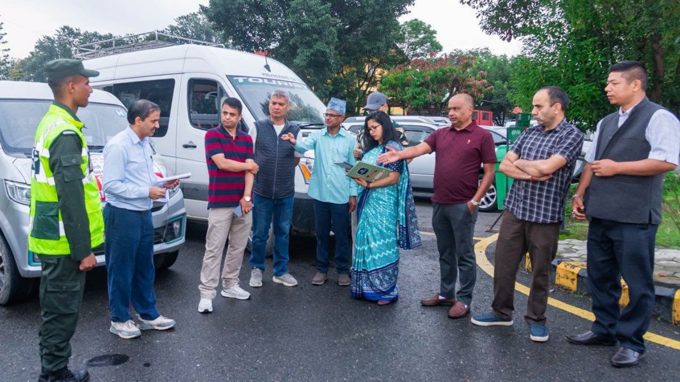 अलपत्र यात्रुको उद्धार गर्न काठमाडौं महानगरले निःशुल्क यातायात सुरु गर्‍यो