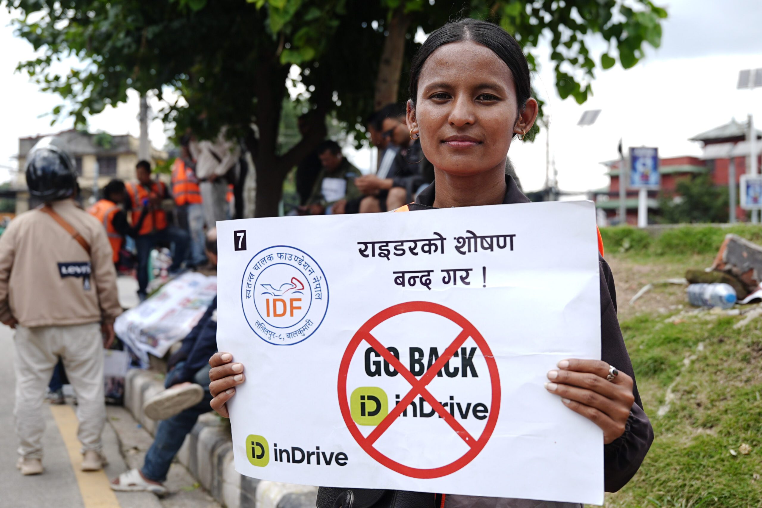 कमिसन घटाउन र उचित भाडा निर्धारण गर्न माग गर्दै राइड सेयरिङ चालक आन्दोलनमा