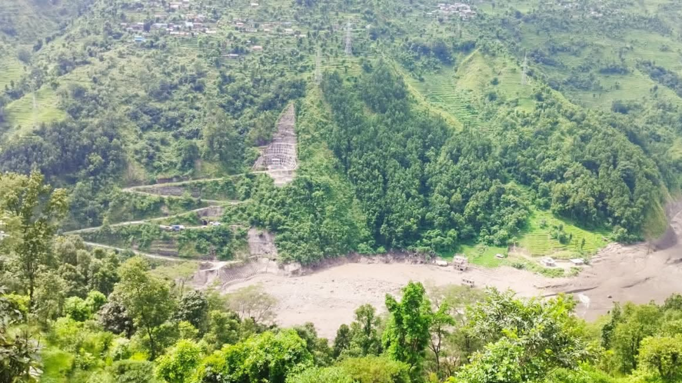 बाढीले दुई जिल्लाका ११ जलविद्युत् आयोजना प्रभावित, ९३४ जना श्रमिक तथा कर्मचारी सम्पर्कविहीन