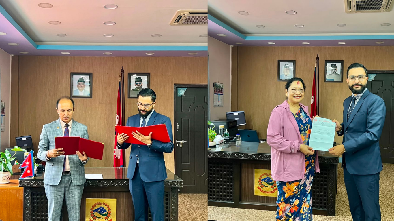 विश्वविद्यालय अनुदान आयोगका अध्यक्ष प्रा. डा. खड्गबहादुर केसीले लिए शपथ