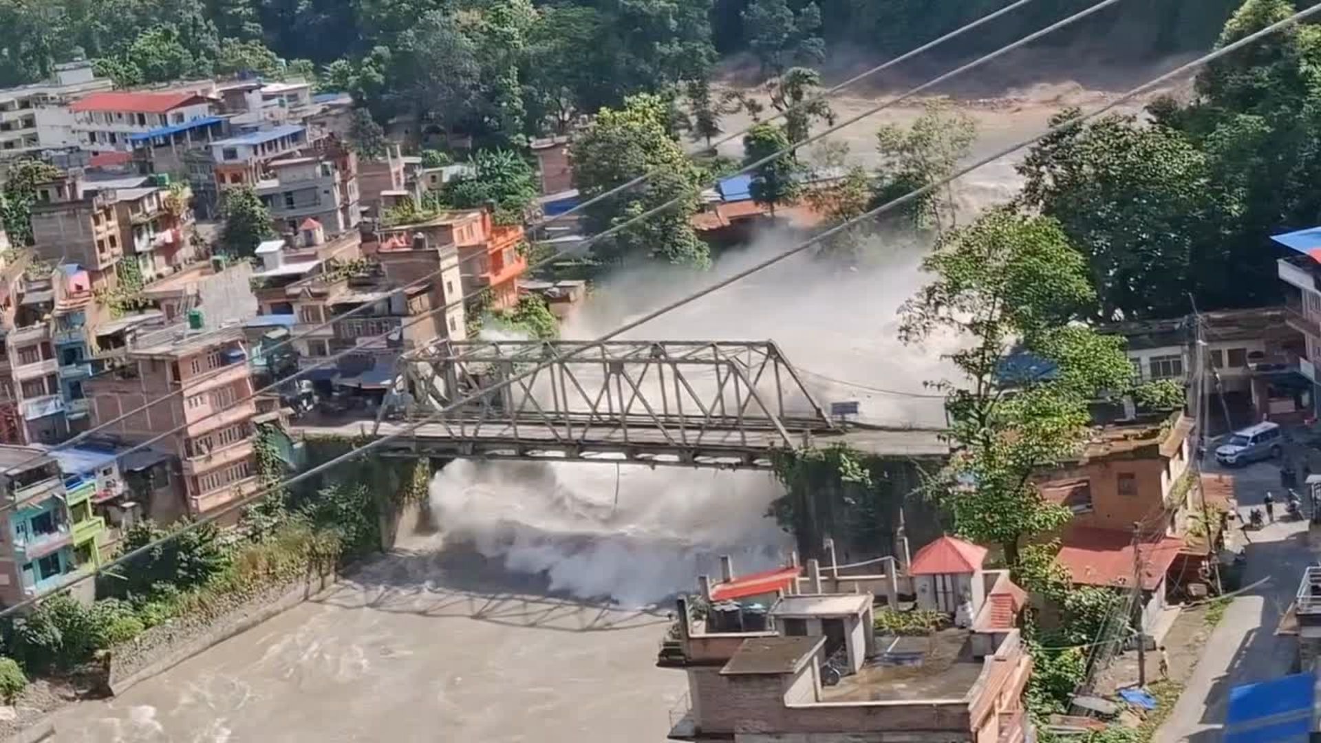 भोटेकोशी बाढीः त्रिशूली नदी किनारबाट तीन जनाको शव भेटियो, पाँच जनाको उद्धार