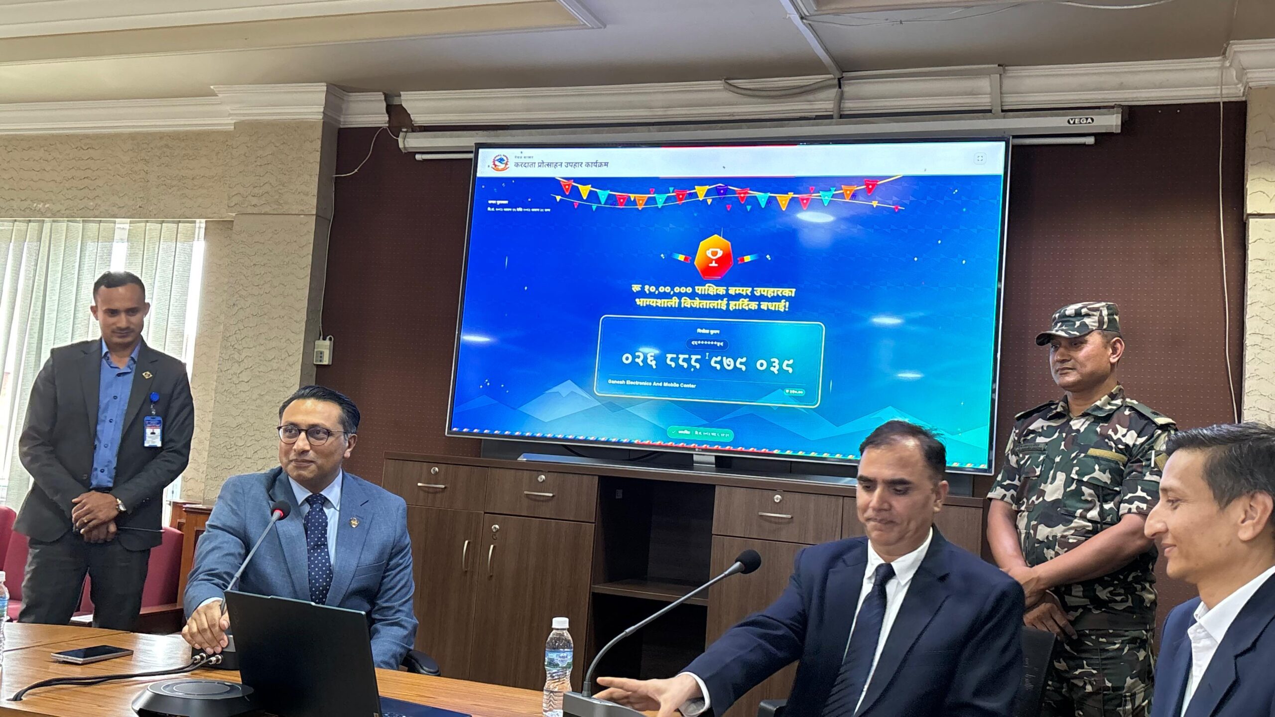 ३५० रुपैयाँको सामान किन्दा १० लाखको बम्पर पुरस्कार, १६ जना जनही १ लाखका विजेता