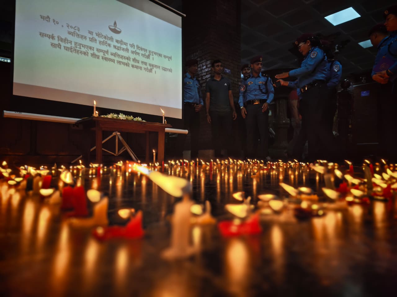भोटेकोशी विपद्मा ज्यान गुमाएकाको सम्झनामा पशुपति र पर्यटन बोर्डमा दीप प्रज्ज्वलन