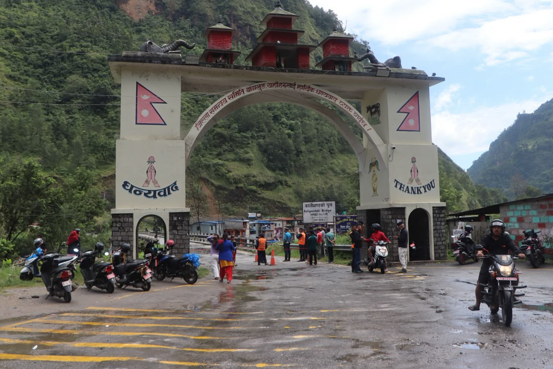 कालीगण्डकीको बाढीले बागलुङ-पर्वत जोड्ने मालढुंगा पुल क्षतिग्रस्त, आवतजावत ठप्प