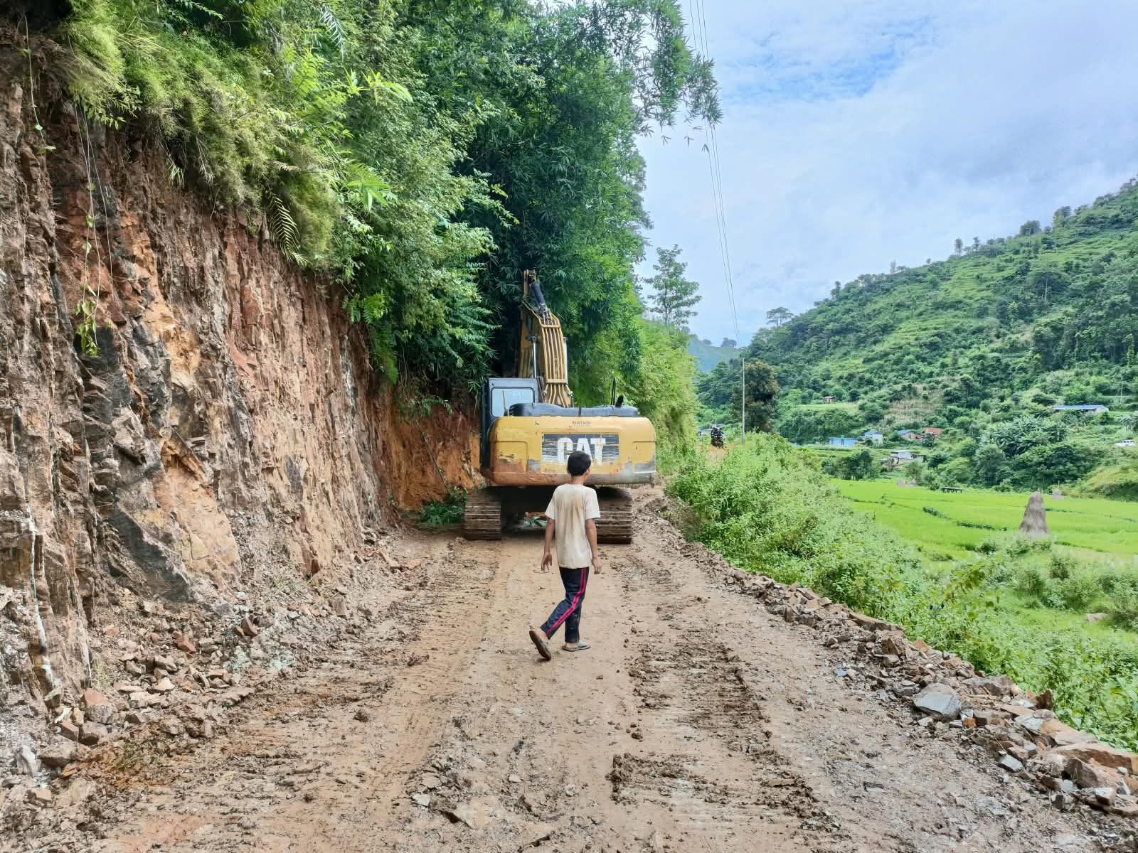 बाढीपछि चार वैकल्पिक सडक सञ्चालनमा, रसुवा–नुवाकोट–धादिङको यातायात सहज बनाउने प्रयास