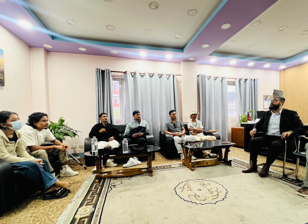 जेनजी सहिद परिवार र घाइतेका प्रतिनिधिसँग शिक्षामन्त्री पोखरेलको छलफल