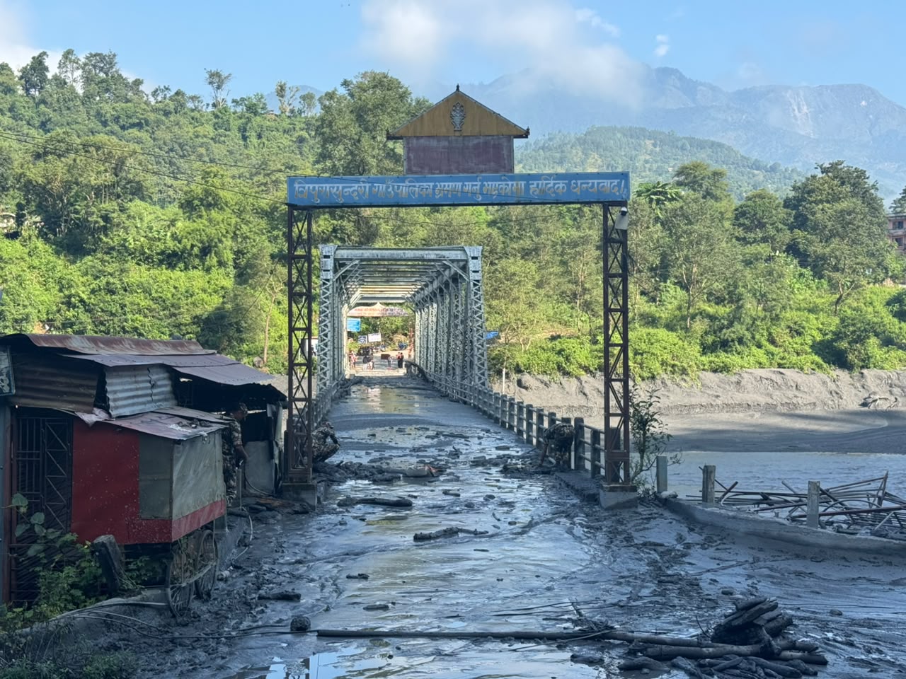 बूढीगण्डकी बाढीको भोलिपल्ट देखिएको बस्ती, पुल र जलविद्युत् आयोजनामा क्षति-तस्बिरहरू