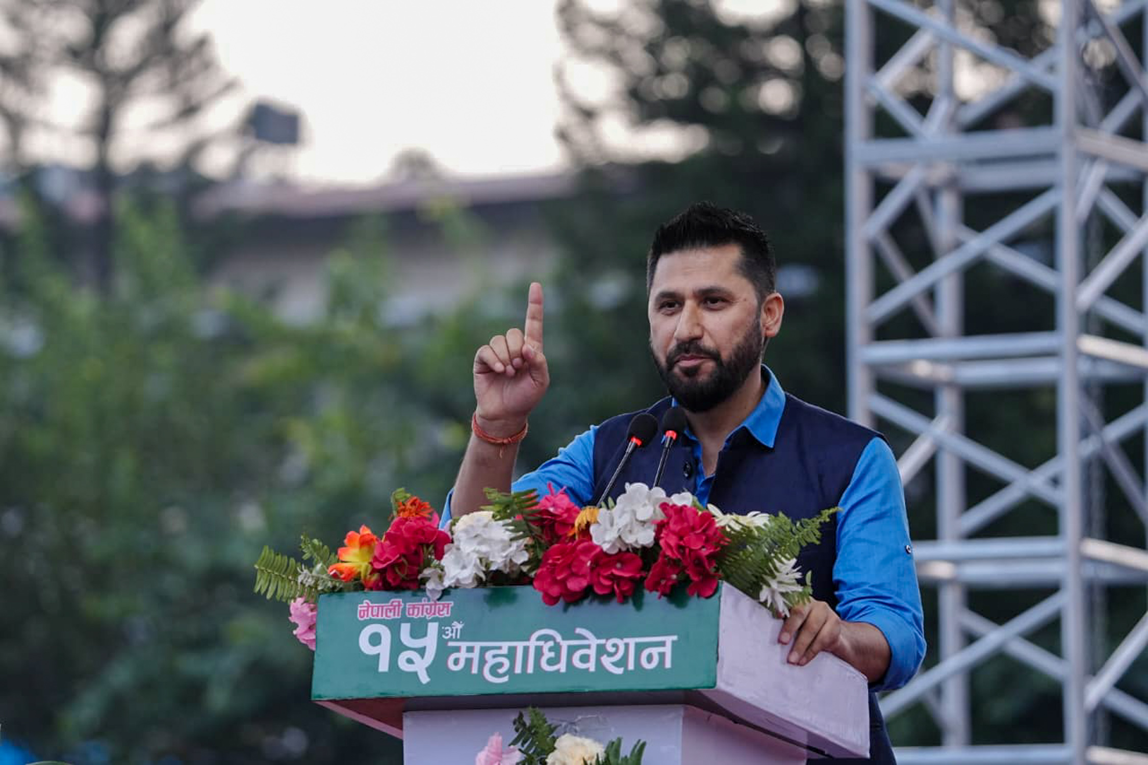 ‘सरकार ढल्दैन, सरकार ढल्छ भन्नेहरू बेहोस भएर ढल्छन्’, हल्ला गर्न जरूरी छैन- लामिछाने