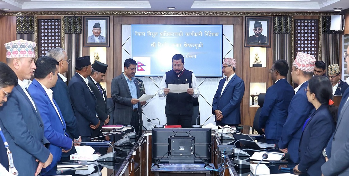 जब पुराना तीन एमडीलाई सम्झिएर दिर्घायु कुमार श्रेष्ठले मंगलबार सपथ लिन मानेनन्…….